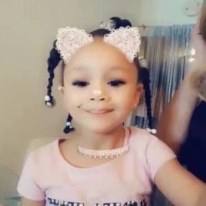 Meet your Posher, Natividad